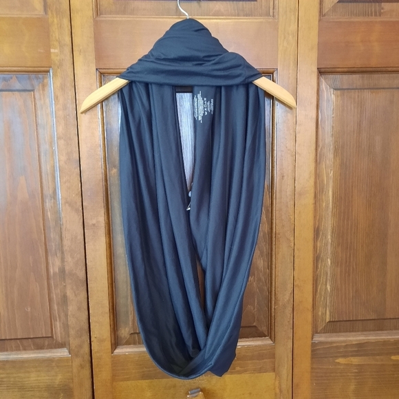 NWOT Beyong Yoga Infinity Scarf with Hidden Zipper Cellphone Pocket black OS - Picture 7 of 11